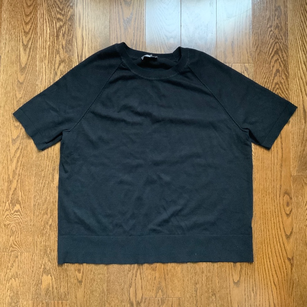 CYRUS Sweater Black Short Sleeve. Size M